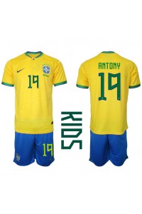 Brazilië Antony #19 Babytruitje Thuis tenue Kind WK 2022 Korte Mouw (+ Korte broeken)